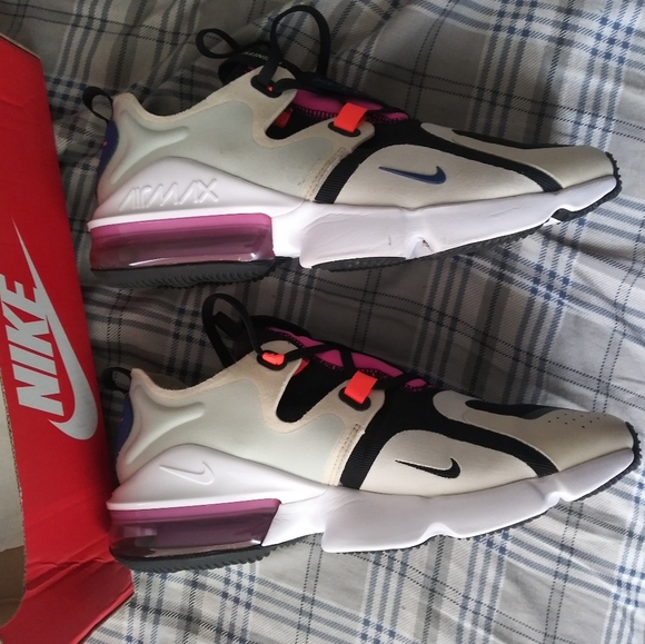 "Brand New" Nike Air Max Infinity - Picture 3 of 7